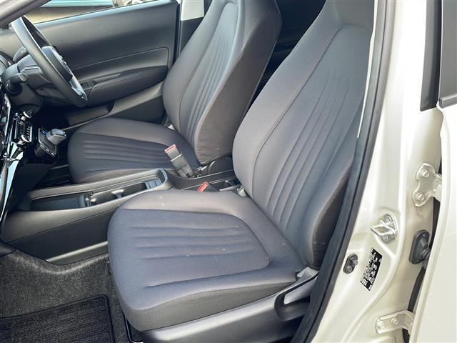 アクア Ｘ　純正ディスプレイオーディオ　トヨタセーフティセンス　レーダークルーズコントロール　レーンキープアシスト　プリクラッシュセーフティ　オートマチックハイビーム　バックカメラ　ビルトインＥＴＣ　ＬＥＤライト（21枚目）