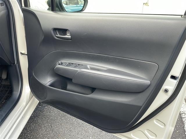 アクア Ｘ　純正ディスプレイオーディオ　トヨタセーフティセンス　レーダークルーズコントロール　レーンキープアシスト　プリクラッシュセーフティ　オートマチックハイビーム　バックカメラ　ビルトインＥＴＣ　ＬＥＤライト（22枚目）