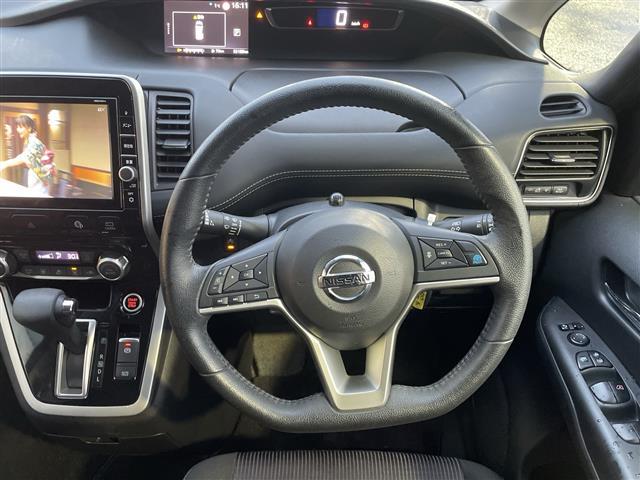 セレナ ハイウェイスターVセレクションII ワンオーナー 純正9インチナビ フルセグTV プロパイロット 全方位カメラ フリップダウンモニター 衝突軽減ブレーキ レーダークルーズコントロール レーンキープアシスト インテリジェントルームミラー(3枚目)