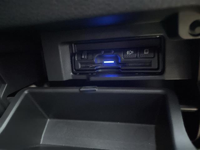 セレナ ハイウェイスターVセレクションII ワンオーナー 純正9インチナビ フルセグTV プロパイロット 全方位カメラ フリップダウンモニター 衝突軽減ブレーキ レーダークルーズコントロール レーンキープアシスト インテリジェントルームミラー(14枚目)