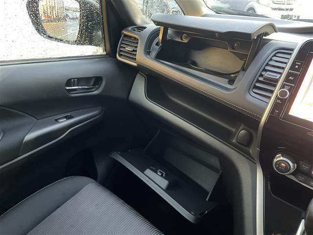 セレナ ハイウェイスターVセレクションII ワンオーナー 純正9インチナビ フルセグTV プロパイロット 全方位カメラ フリップダウンモニター 衝突軽減ブレーキ レーダークルーズコントロール レーンキープアシスト インテリジェントルームミラー(18枚目)