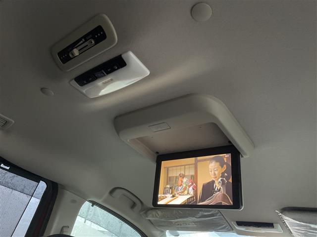 セレナ ハイウェイスターVセレクションII ワンオーナー 純正9インチナビ フルセグTV プロパイロット 全方位カメラ フリップダウンモニター 衝突軽減ブレーキ レーダークルーズコントロール レーンキープアシスト インテリジェントルームミラー(19枚目)