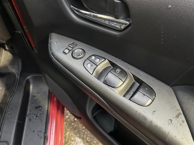 セレナ ハイウェイスターVセレクションII ワンオーナー 純正9インチナビ フルセグTV プロパイロット 全方位カメラ フリップダウンモニター 衝突軽減ブレーキ レーダークルーズコントロール レーンキープアシスト インテリジェントルームミラー(20枚目)