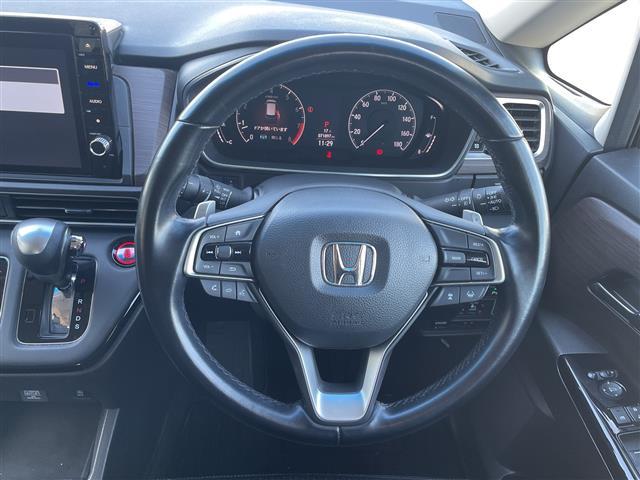 オデッセイ アブソルート　純正１０インチメモリナビ：ＶＸＵ－２１７ＤＹｉ　マルチビューカメラ　レーダークルーズコントロール　ジェスチャーコントロール・パワースライドドア　前後コーナーセンサー　ＥＴＣ２．０　パドルシフト（3枚目）