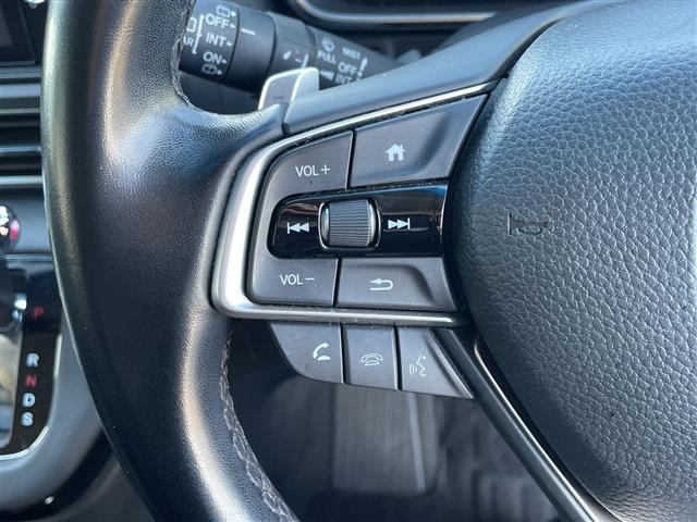 オデッセイ アブソルート　純正１０インチメモリナビ：ＶＸＵ－２１７ＤＹｉ　マルチビューカメラ　レーダークルーズコントロール　ジェスチャーコントロール・パワースライドドア　前後コーナーセンサー　ＥＴＣ２．０　パドルシフト（4枚目）