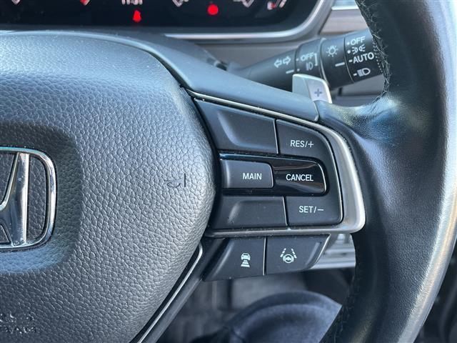 オデッセイ アブソルート　純正１０インチメモリナビ：ＶＸＵ－２１７ＤＹｉ　マルチビューカメラ　レーダークルーズコントロール　ジェスチャーコントロール・パワースライドドア　前後コーナーセンサー　ＥＴＣ２．０　パドルシフト（5枚目）