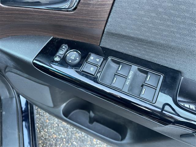 オデッセイ アブソルート　純正１０インチメモリナビ：ＶＸＵ－２１７ＤＹｉ　マルチビューカメラ　レーダークルーズコントロール　ジェスチャーコントロール・パワースライドドア　前後コーナーセンサー　ＥＴＣ２．０　パドルシフト（20枚目）