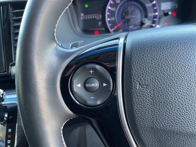 オデッセイ アブソルート・２０ｔｈアニバーサリー　純正メモリナビ：ＶＸＭ－１５５ＶＦＥｉ　バックカメラ　クルーズコントロール　両側パワースライドドア　パドルシフト　ステアリングスイッチ　ＥＴＣ　ハーフレザーシート　運転席パワーシート（4枚目）