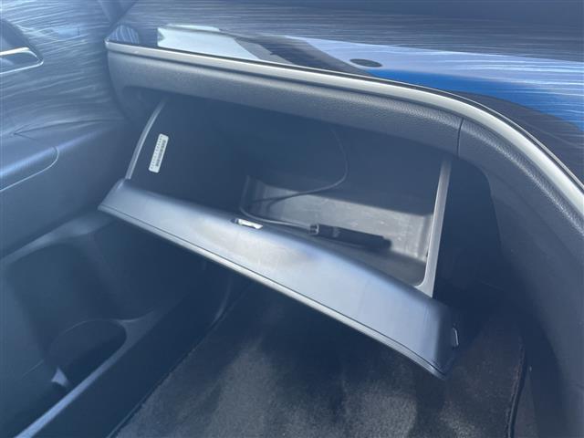 オデッセイ アブソルート・２０ｔｈアニバーサリー　純正メモリナビ：ＶＸＭ－１５５ＶＦＥｉ　バックカメラ　クルーズコントロール　両側パワースライドドア　パドルシフト　ステアリングスイッチ　ＥＴＣ　ハーフレザーシート　運転席パワーシート（18枚目）