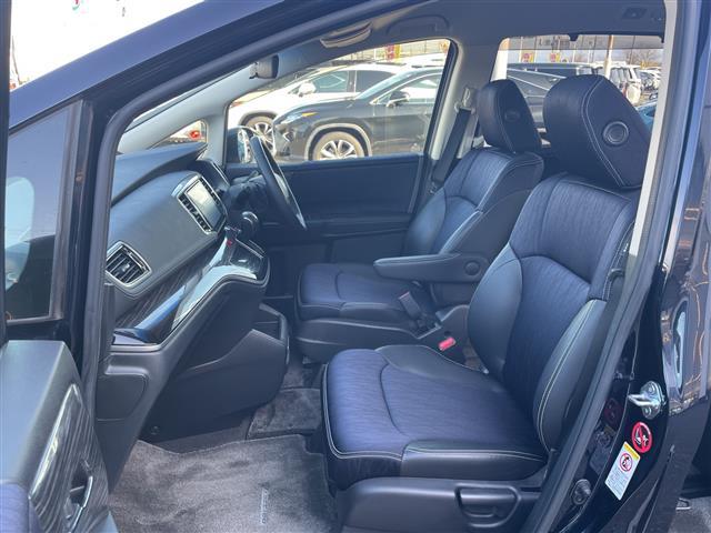 オデッセイ アブソルート・２０ｔｈアニバーサリー　純正メモリナビ：ＶＸＭ－１５５ＶＦＥｉ　バックカメラ　クルーズコントロール　両側パワースライドドア　パドルシフト　ステアリングスイッチ　ＥＴＣ　ハーフレザーシート　運転席パワーシート（23枚目）