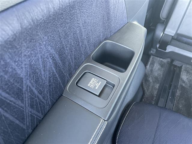 オデッセイ アブソルート・２０ｔｈアニバーサリー　純正メモリナビ：ＶＸＭ－１５５ＶＦＥｉ　バックカメラ　クルーズコントロール　両側パワースライドドア　パドルシフト　ステアリングスイッチ　ＥＴＣ　ハーフレザーシート　運転席パワーシート（26枚目）