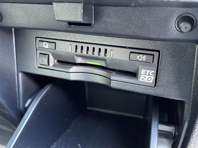 ヴェルファイアハイブリッド X 純正ナビ フルセグ Bluetooth フリップダウンモニター レザーシート 両側パワースライドドア レーダークルーズコントロール ETC バックカメラ 純正フロアマット 純正AW16インチ(3枚目)