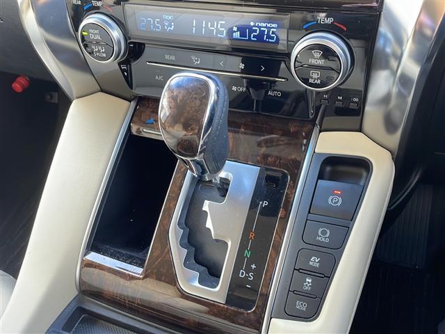 ヴェルファイアハイブリッド X 純正ナビ フルセグ Bluetooth フリップダウンモニター レザーシート 両側パワースライドドア レーダークルーズコントロール ETC バックカメラ 純正フロアマット 純正AW16インチ(12枚目)