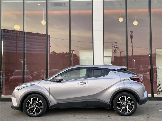 Ｃ－ＨＲ Ｇ　純正９インチナビ　フルセグＴＶ　バックモニター　ステアリングスイッチ　レーダークルーズコントロール　ビルトインＥＴＣ２．０　ドライブレコーダー　ハーフレザーシート　シートヒーター　ＬＥＤ　ＡＡＣ（42枚目）