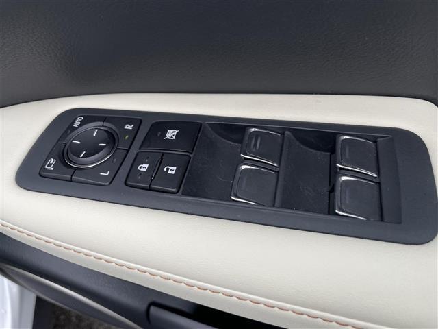 ＲＸ ＲＸ３００　バージョンＬ　純正１２，３インチナビ　全方位モニター　ツインルーフ　後席モニター　本革シート　三眼ＬＥＤヘッドライト　ＥＴＣ２．０　ステアリングヒーター　シートヒーター　シートベンチレーション　ワイヤレス充電（4枚目）