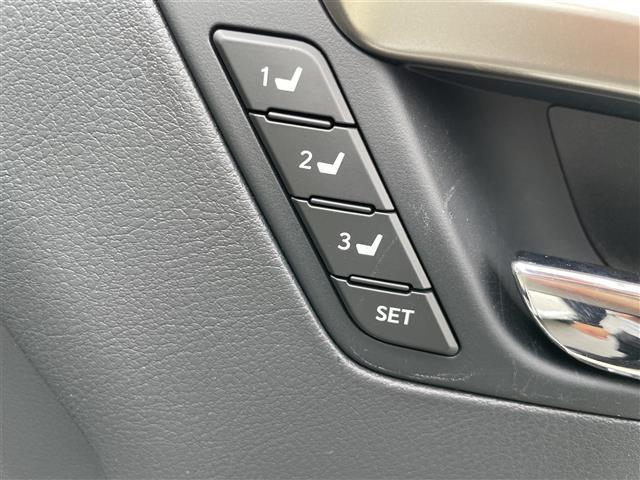 ＲＸ ＲＸ３００　バージョンＬ　純正１２，３インチナビ　全方位モニター　ツインルーフ　後席モニター　本革シート　三眼ＬＥＤヘッドライト　ＥＴＣ２．０　ステアリングヒーター　シートヒーター　シートベンチレーション　ワイヤレス充電（5枚目）