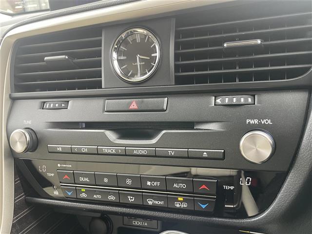 ＲＸ ＲＸ３００　バージョンＬ　純正１２，３インチナビ　全方位モニター　ツインルーフ　後席モニター　本革シート　三眼ＬＥＤヘッドライト　ＥＴＣ２．０　ステアリングヒーター　シートヒーター　シートベンチレーション　ワイヤレス充電（30枚目）
