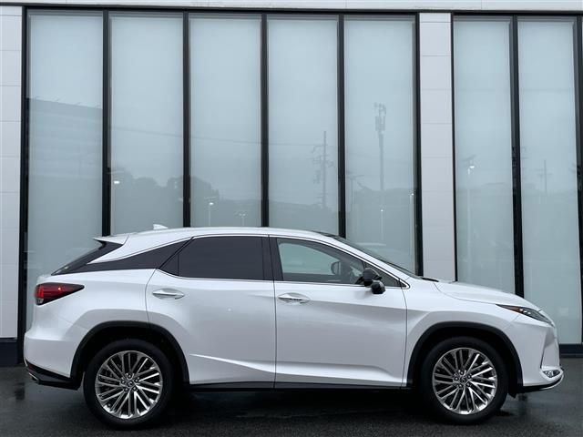 ＲＸ ＲＸ３００　バージョンＬ　純正１２，３インチナビ　全方位モニター　ツインルーフ　後席モニター　本革シート　三眼ＬＥＤヘッドライト　ＥＴＣ２．０　ステアリングヒーター　シートヒーター　シートベンチレーション　ワイヤレス充電（43枚目）