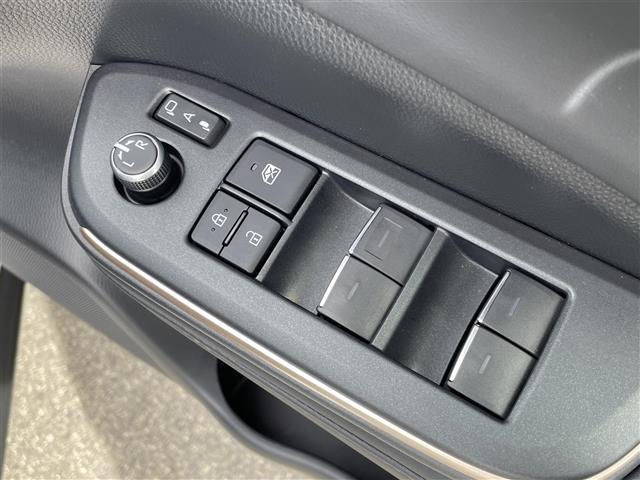 クラウンクロスオーバー Ｇアドバンスド　純正１２．３インチコネクトナビ　パノラミックビューモニター　前後ドライブレコーダー　ＥＴＣ２．０　デジタルインナーミラー　ブラインドスポットミラー　パワーバックドア　ヘッドアップディスプレイ（23枚目）