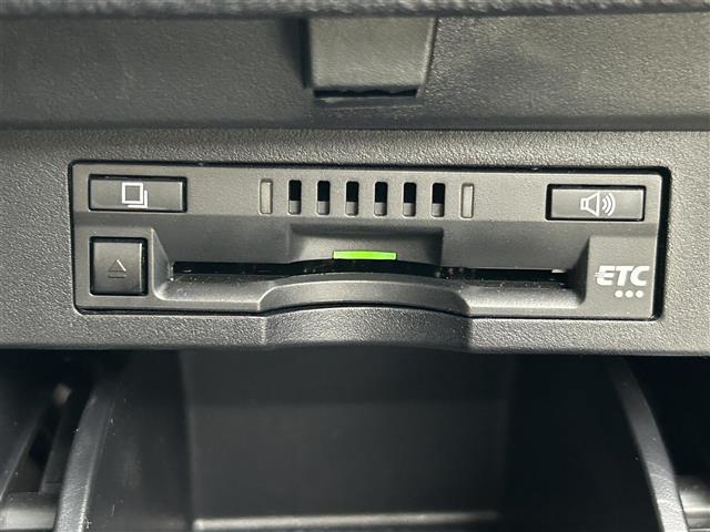 アルファード ２．５Ｓ　Ｃパッケージ　トヨタセーフティセンス　純正ディスプレイオーディオ　フルセグＴＶ／ＣＤ／ＤＶＤ／ＢＴ／ＵＳＢ　バックカメラ　サンルーフ　両側電動パワースライドドア　ＭＴ機能付きＡＴ車　追従型クルーズコントロール（12枚目）