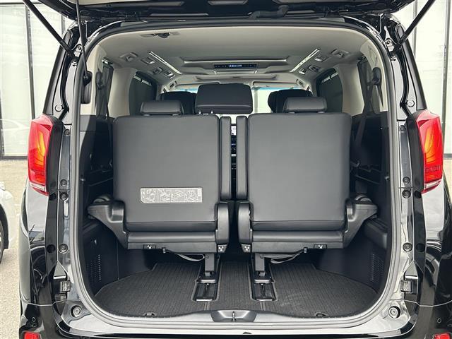 アルファード ２．５Ｓ　Ｃパッケージ　トヨタセーフティセンス　純正ディスプレイオーディオ　フルセグＴＶ／ＣＤ／ＤＶＤ／ＢＴ／ＵＳＢ　バックカメラ　サンルーフ　両側電動パワースライドドア　ＭＴ機能付きＡＴ車　追従型クルーズコントロール（16枚目）