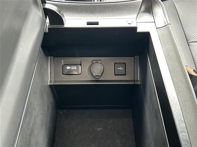 アルファード ２．５Ｓ　Ｃパッケージ　トヨタセーフティセンス　純正ディスプレイオーディオ　フルセグＴＶ／ＣＤ／ＤＶＤ／ＢＴ／ＵＳＢ　バックカメラ　サンルーフ　両側電動パワースライドドア　ＭＴ機能付きＡＴ車　追従型クルーズコントロール（32枚目）