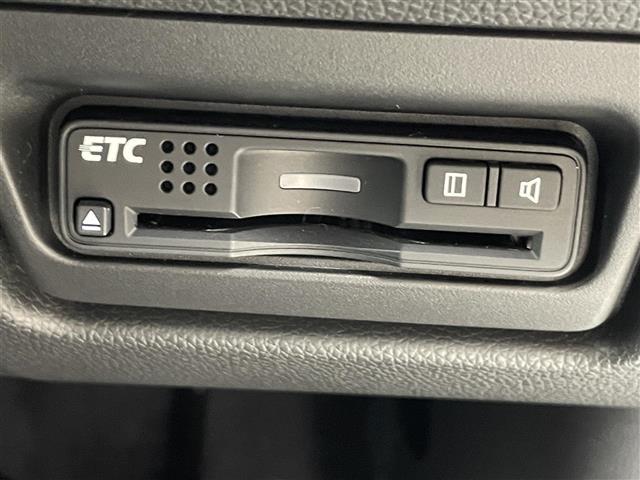 ステップワゴンスパーダ スパーダ ホンダセンシング 純正ナビ フルセグTV バックモニター 衝突軽減 9インチ後席モニター 両側パワースライドドア レーダークルーズコントロール パドルシフト アイドリングストップ プッシュスタート ETC LED(12枚目)