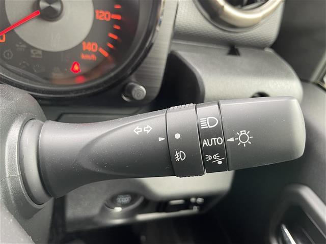 ジムニー XC 衝突軽減 4WD 前席シートヒーター クルーズコントロール アイドリングストップ ステアリングスイッチ ダウンヒルアシストコントロール ルーフレール プッシュスタート スマートキー LEDライト(24枚目)