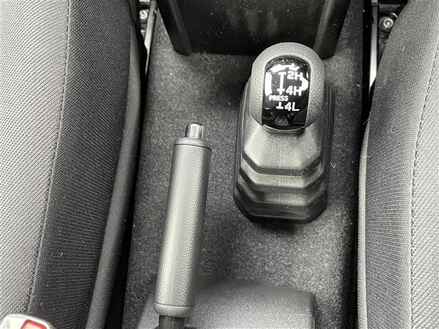 ジムニー XC 衝突軽減 4WD 前席シートヒーター クルーズコントロール アイドリングストップ ステアリングスイッチ ダウンヒルアシストコントロール ルーフレール プッシュスタート スマートキー LEDライト(27枚目)