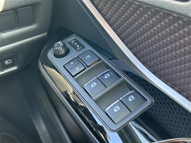 C-HR G 純正9型ナビ 追従クルーズコントロール シートヒーター レザーシート クリアランスソナー ドライブレコーダー ビルトインETC LEDライト オートマチックハイビーム バックカメラ 純正アルミ(21枚目)