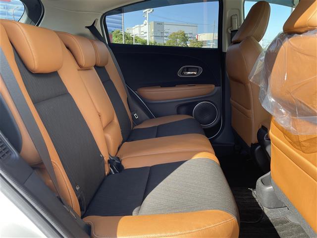 ヴェゼル ハイブリッドＺ・ホンダセンシング　ワンオーナー　純正８インチナビ　フルセグＴＶ　バックモニター　衝突軽減　シートヒーター　レーダークルーズコントロール　アイドリングストップ　ハーフレザー　スマートキー　ＥＴＣ　ＬＥＤライト（13枚目）