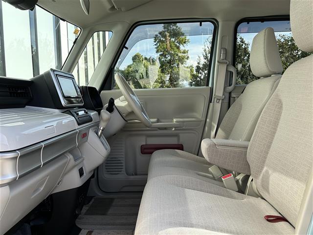 スペーシア ハイブリッドＸ　社外メモリ－ナビ　フルセグＴＶ／ＣＤ／ＤＶＤ／Ｂｌｕｅｔｏｏｔｈ　両側電動パワースライドドア　追従型クルーズコントロール　シートヒータービルトインＥＴＣ　前後ドライブレコーダー　後方コーナーセンサー（19枚目）