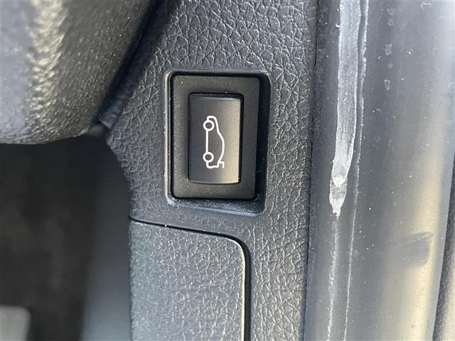 １シリーズ １１８ｉ　Ｍスポーツ　エディションシャドー　純正ナビ　ＥｄｉｔｉｏｎＳｈａｄｏｗ　ＢＭＷコネクテッドドライブ　前後ドライブレコーダー　ＬＥＤヘッドライト　バックカメラ　純正１８インチアルミホイール　ミラー内蔵型ＥＴＣ　パワーシート（27枚目）