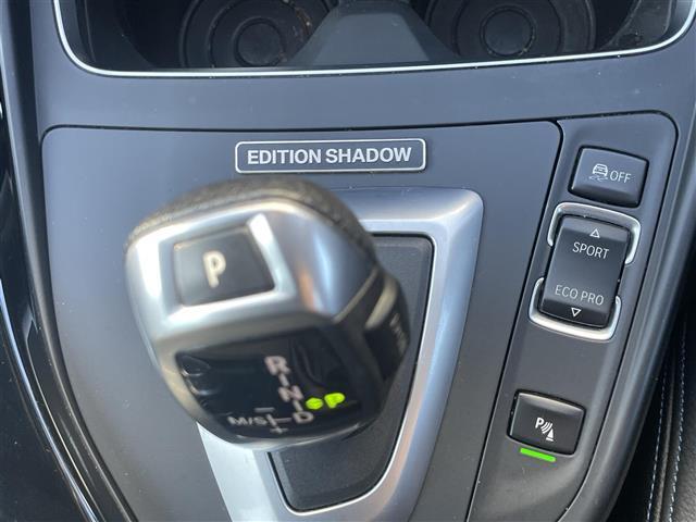 １シリーズ １１８ｉ　Ｍスポーツ　エディションシャドー　純正ナビ　ＥｄｉｔｉｏｎＳｈａｄｏｗ　ＢＭＷコネクテッドドライブ　前後ドライブレコーダー　ＬＥＤヘッドライト　バックカメラ　純正１８インチアルミホイール　ミラー内蔵型ＥＴＣ　パワーシート（31枚目）