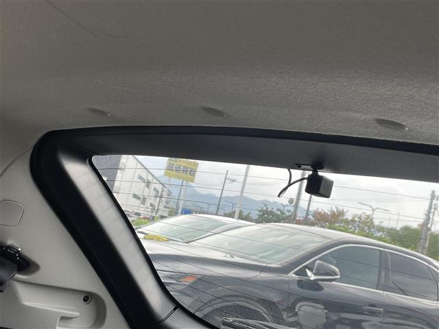 インプレッサスポーツ 2.0iアイサイト 純正ナビ レーダークルーズコントロール 衝突軽減ブレーキー レーンキープアシスト 横滑り防止装置 バックカメラ パドルシフト アイドリングストップ ハロゲンヘッドライト 純正フロアマット ETC(10枚目)