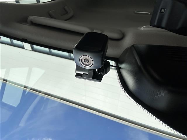 ノート X 純正ナビ エマージェンシーブレーキー ハイビームアシスト レーンアシスト 横滑り防止装置 BSM スマートルームミラー 置くだけ充電 SOSコール オートホールド コーナーセンサー ドラレコ ETC(13枚目)