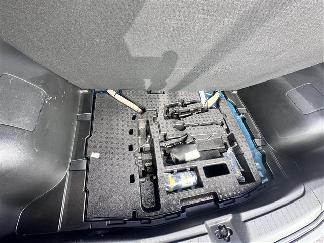 ノート X 純正ナビ エマージェンシーブレーキー ハイビームアシスト レーンアシスト 横滑り防止装置 BSM スマートルームミラー 置くだけ充電 SOSコール オートホールド コーナーセンサー ドラレコ ETC(20枚目)