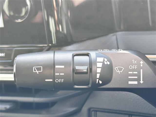 ノート X 純正ナビ エマージェンシーブレーキー ハイビームアシスト レーンアシスト 横滑り防止装置 BSM スマートルームミラー 置くだけ充電 SOSコール オートホールド コーナーセンサー ドラレコ ETC(28枚目)