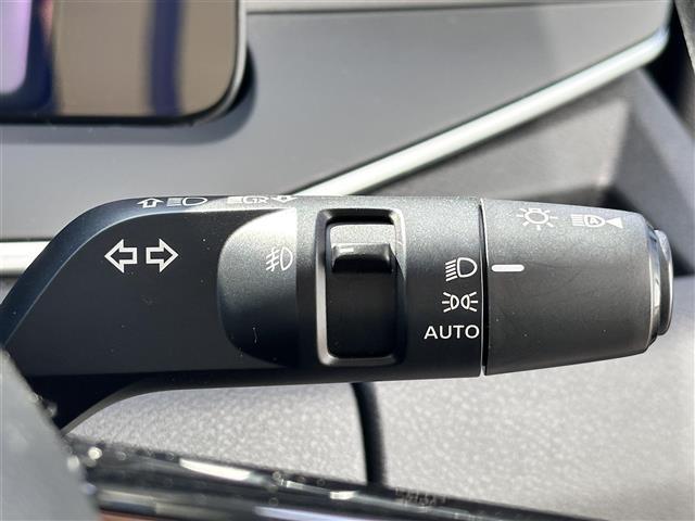 ノート X 純正ナビ エマージェンシーブレーキー ハイビームアシスト レーンアシスト 横滑り防止装置 BSM スマートルームミラー 置くだけ充電 SOSコール オートホールド コーナーセンサー ドラレコ ETC(31枚目)