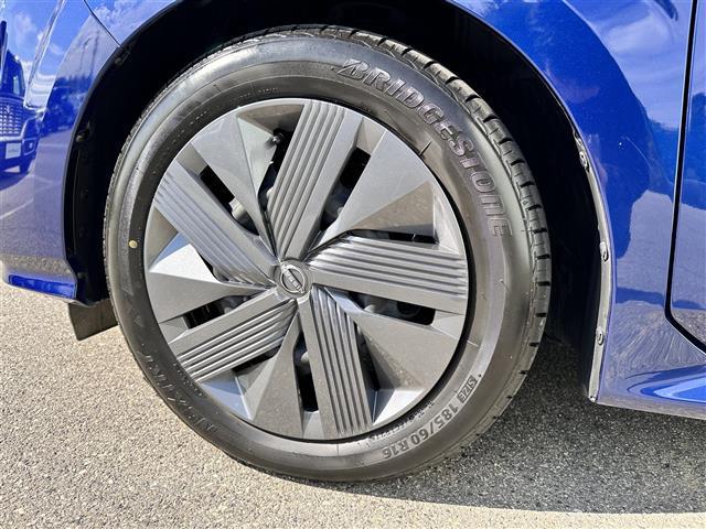 ノート X 純正ナビ エマージェンシーブレーキー ハイビームアシスト レーンアシスト 横滑り防止装置 BSM スマートルームミラー 置くだけ充電 SOSコール オートホールド コーナーセンサー ドラレコ ETC(41枚目)