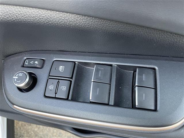 クラウンクロスオーバー Gアドバンスド・レザーパッケージ 純正ナビ ACC プリクラ レーンアシスト クリアランスソナー BSM エアシートヒーター SOSコール パノラマミックビューモニター フロントガラスデフロスター HUD ドラレコ ETC2.0(30枚目)