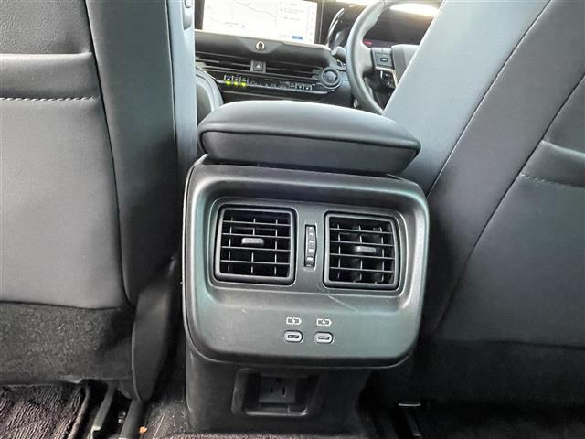 クラウンクロスオーバー Gアドバンスド・レザーパッケージ 純正ナビ ACC プリクラ レーンアシスト クリアランスソナー BSM エアシートヒーター SOSコール パノラマミックビューモニター フロントガラスデフロスター HUD ドラレコ ETC2.0(31枚目)