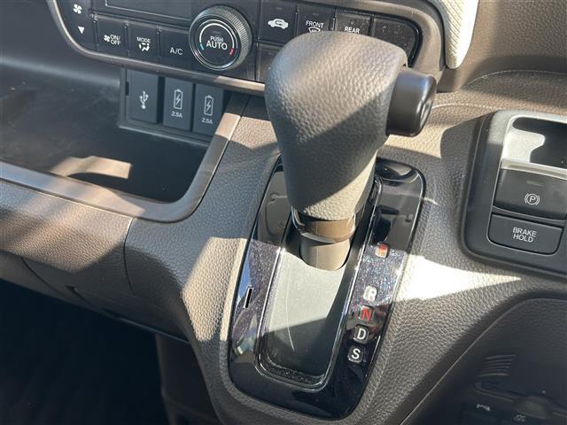 N-BOX L ホンダセンシング 純正ナビ フルセグTV/CD/DVD/Bluetooth/MSV バックカメラ 両側電動パワースライドドア 追従型クルーズコントロール オートビークルホールド シートヒーター(11枚目)