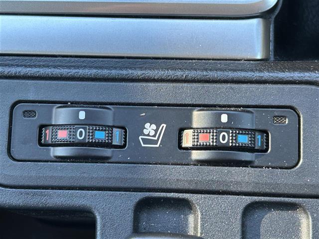 ランドクルーザープラド TX Lパッケージ マットブラックエディション 4WD サンルーフ ルーフレール パノラミックビューモニター クルーズコントロール クリアランスソナー ロードサインアシスト ビルトインETC パワーシート シートヒーター シートベンチレーション(8枚目)