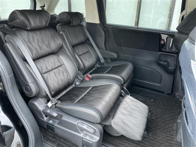 オデッセイ アブソルート・ＥＸホンダセンシング　無限エアロ　両側パワースライドドア　純正９インチナビ　後席モニター　ＨＤＭＩ　マルチビューカメラシステム　前後ドライブレコーダー　ビルトインＥＴＣ　パドルシフト　アイドリングストップ　オットマン（13枚目）