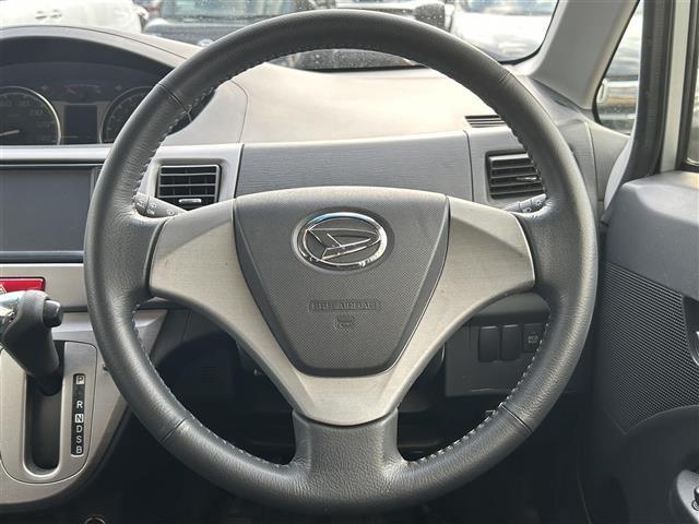 ムーヴ カスタム Xリミテッド 純正ナビ アイドリングストップ バックカメラ ベンチシート フルフラット 純正フロアマット 純正アルミホイール キセノンヘッドライト フォグランプ 横滑り防止装置 スマートキー プッシュスタート(8枚目)