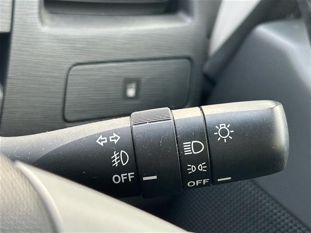 ムーヴ カスタム Xリミテッド 純正ナビ アイドリングストップ バックカメラ ベンチシート フルフラット 純正フロアマット 純正アルミホイール キセノンヘッドライト フォグランプ 横滑り防止装置 スマートキー プッシュスタート(10枚目)