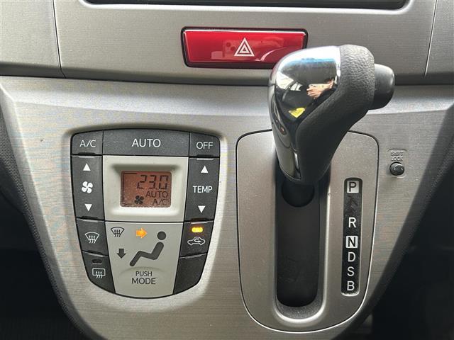 ムーヴ カスタム Xリミテッド 純正ナビ アイドリングストップ バックカメラ ベンチシート フルフラット 純正フロアマット 純正アルミホイール キセノンヘッドライト フォグランプ 横滑り防止装置 スマートキー プッシュスタート(11枚目)