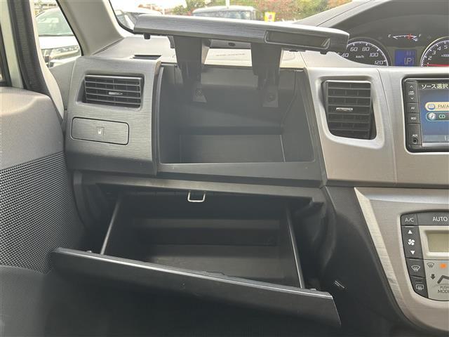 ムーヴ カスタム Xリミテッド 純正ナビ アイドリングストップ バックカメラ ベンチシート フルフラット 純正フロアマット 純正アルミホイール キセノンヘッドライト フォグランプ 横滑り防止装置 スマートキー プッシュスタート(16枚目)