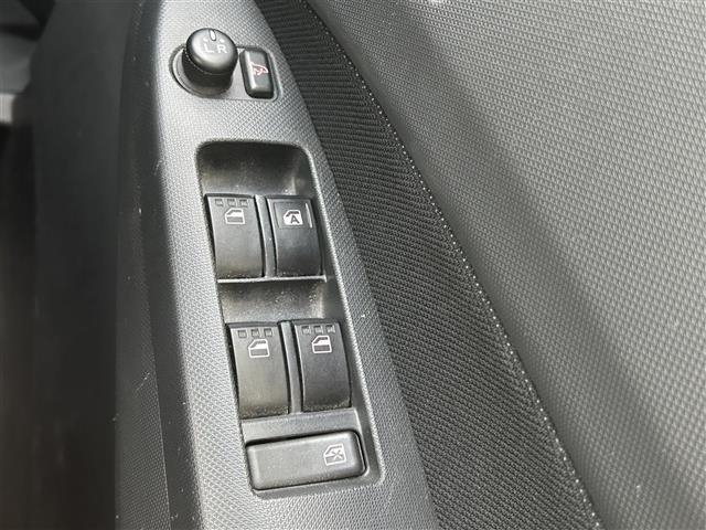 ムーヴ カスタム Xリミテッド 純正ナビ アイドリングストップ バックカメラ ベンチシート フルフラット 純正フロアマット 純正アルミホイール キセノンヘッドライト フォグランプ 横滑り防止装置 スマートキー プッシュスタート(18枚目)